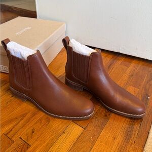 Madewell dark Chestnut Leather flat Chelsea Boots